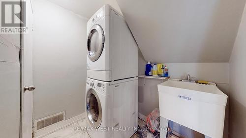 113 Kingswood Drive N, Brampton, ON - Indoor Photo Showing Laundry Room