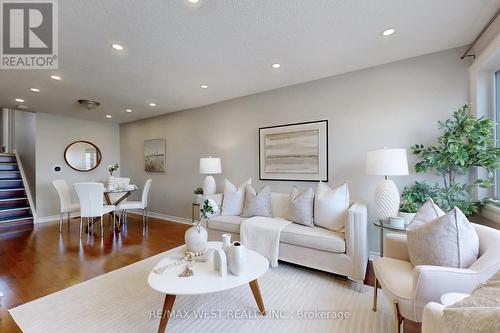 113 Kingswood Drive N, Brampton, ON - Indoor Photo Showing Living Room