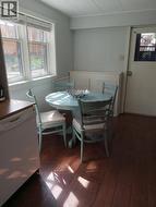 lower suite dining area - 