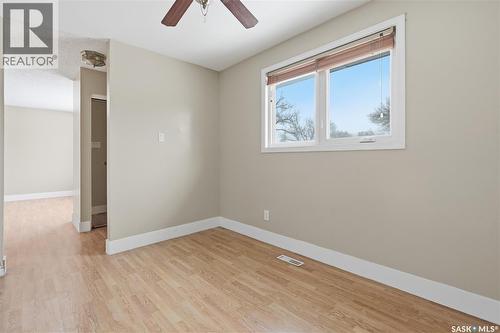 94 Lloyd Crescent, Regina, SK - Indoor Photo Showing Other Room