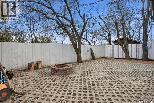 94 Lloyd Crescent, Regina, SK - Outdoor
