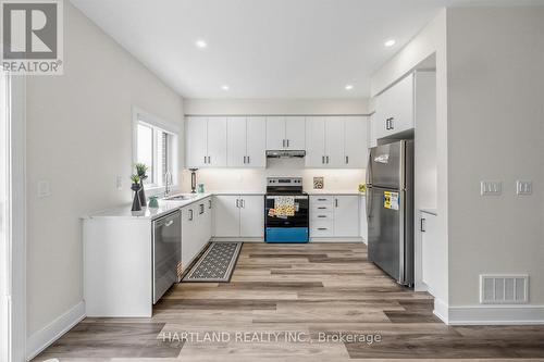 505 - 1695 Dersan Street, Pickering, ON - Indoor Photo Showing Kitchen