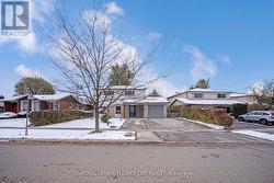 60 LEXINGTON AVENUE Toronto, ON M9V 2G8