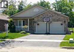 571 BRIGANTINE Drive Waterloo, ON N2K 4A7