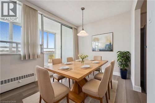 24 Midland Drive Unit# 604, Kitchener, ON - Indoor Photo Showing Dining Room