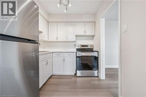 24 Midland Drive Unit# 604, Kitchener, ON - Indoor Photo Showing Kitchen