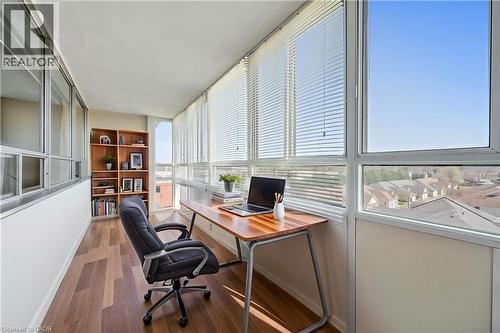 24 Midland Drive Unit# 604, Kitchener, ON - Indoor Photo Showing Office