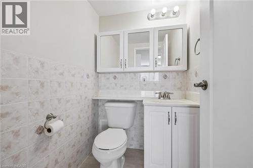 24 Midland Drive Unit# 604, Kitchener, ON - Indoor Photo Showing Bathroom