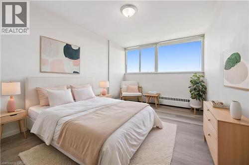24 Midland Drive Unit# 604, Kitchener, ON - Indoor Photo Showing Bedroom