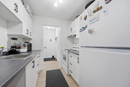 Kitchen - 204-4798 Rue De Gaspé, Sherbrooke (Brompton/Rock Forest/Saint-Élie/Deauville), QC - Indoor Photo Showing Kitchen