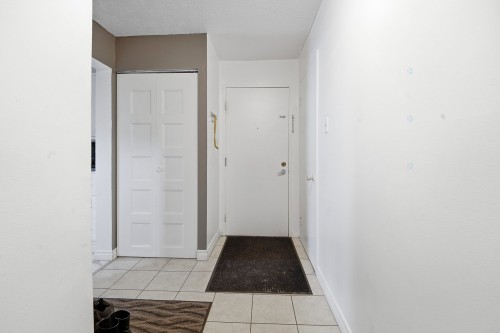 Mud Room - 205-4798 Rue De Gaspé, Sherbrooke (Brompton/Rock Forest/Saint-Élie/Deauville), QC - Indoor Photo Showing Other Room