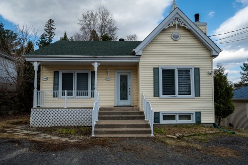 Front of Structure - 1090 Rue De L'Orée-Des-Bois, Sainte-Adèle, QC - Outdoor With Deck Patio Veranda With Facade