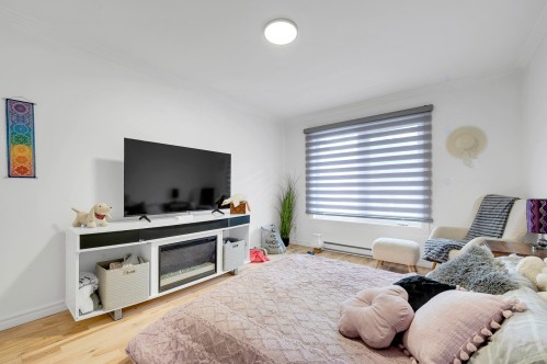 Master Bedroom - 1090 Rue De L'Orée-Des-Bois, Sainte-Adèle, QC - Indoor Photo Showing Living Room