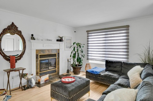 Living Room - 1090 Rue De L'Orée-Des-Bois, Sainte-Adèle, QC - Indoor Photo Showing Living Room With Fireplace
