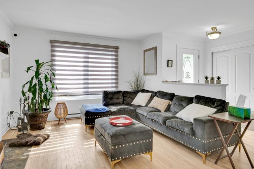 Living Room - 1090 Rue De L'Orée-Des-Bois, Sainte-Adèle, QC - Indoor Photo Showing Living Room