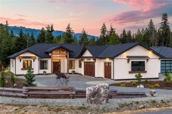 7260 Lakefront Dr Lake Cowichan, BC V0R 3E1