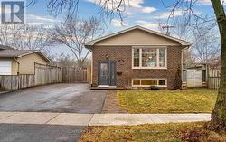 586 CHAMBERLAIN ROAD Burlington, ON L7L 2V5