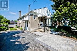 40 GREYLAWN CRESCENT Toronto, ON M1R 2V6