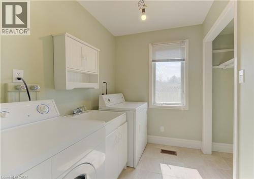 163 Binscarth Road, Kitchener, ON - Indoor Photo Showing Laundry Room