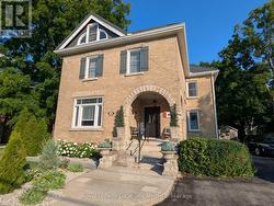 138 BRUCE STREET S  Blue Mountains, ON N0H 2P0
