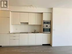 410 - 11 WELLESLEY STREET W Toronto, ON M4Y 1E8