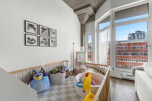 Salon - 508-608-20 Rue Des Soeurs-Grises, Montréal (Ville-Marie), QC - Indoor