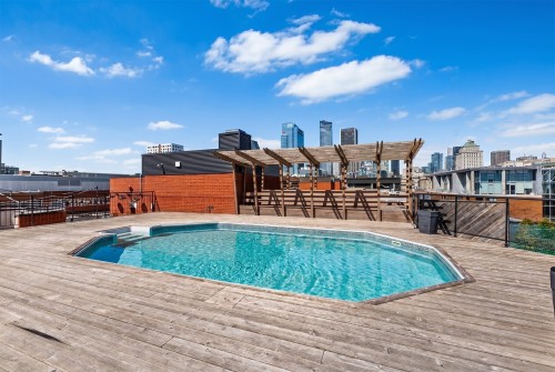 Piscine - 508-608-20 Rue Des Soeurs-Grises, Montréal (Ville-Marie), QC - Outdoor With In Ground Pool With Deck Patio Veranda