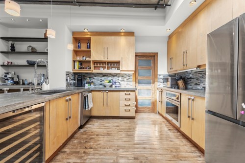 Cuisine - 508-608-20 Rue Des Soeurs-Grises, Montréal (Ville-Marie), QC - Indoor Photo Showing Kitchen With Double Sink