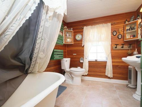 1922 Highway 19, Creignish, NS 