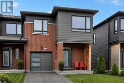 611 FENWICK WAY Ottawa, ON K2J 7E5