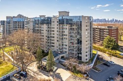 307-8 Rue Riverside Saint-Lambert, QC J4S 1Y5