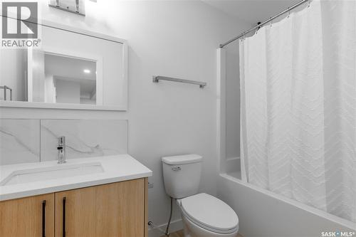 4513 Green Brooks Way E, Regina, SK - Indoor Photo Showing Bathroom
