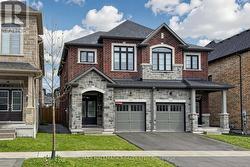 17 CLOSSON DRIVE Whitby, ON L1N 9Y6