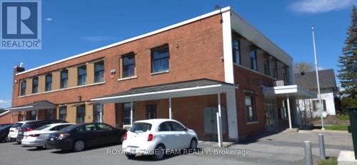 822 Marlborough Street N, Cornwall, ON - Outdoor