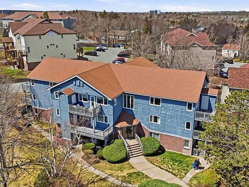 2 77 Farnham Gate Road  Halifax, NS B3M 4A5