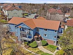 2 77 Farnham Gate Road  Halifax, NS B3M 4A5