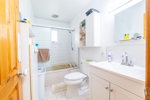 Salle de bains - 77 Boul. Du Bon-Pasteur, Laval (Laval-Des-Rapides), QC - Indoor Photo Showing Bathroom