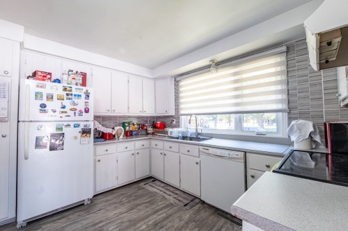 Cuisine - 77 Boul. Du Bon-Pasteur, Laval (Laval-Des-Rapides), QC - Indoor Photo Showing Kitchen