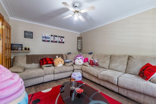 Salon - 77 Boul. Du Bon-Pasteur, Laval (Laval-Des-Rapides), QC - Indoor Photo Showing Living Room