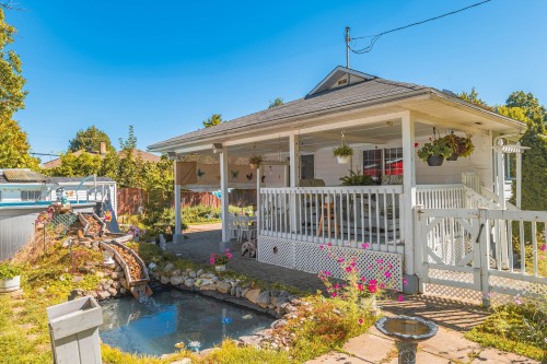 Cour - 77 Boul. Du Bon-Pasteur, Laval (Laval-Des-Rapides), QC - Outdoor With Deck Patio Veranda