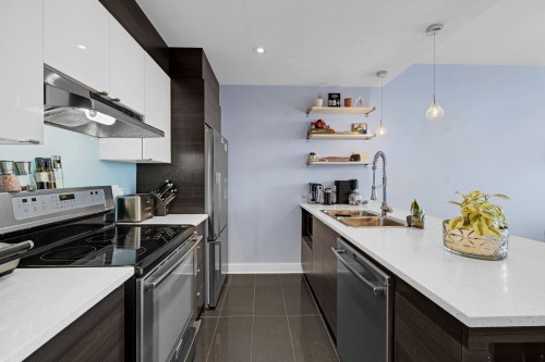 Cuisine - 7650 13E Avenue, Montréal (Villeray/Saint-Michel/Parc-Extension), QC - Indoor Photo Showing Kitchen With Double Sink