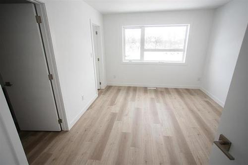 156 Perth Ave, Winnipeg, MB 