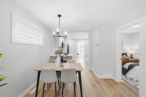 372 Harbison Ave, Winnipeg, MB 