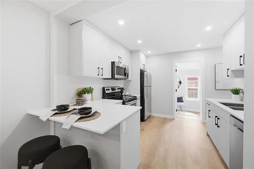 372 Harbison Ave, Winnipeg, MB 