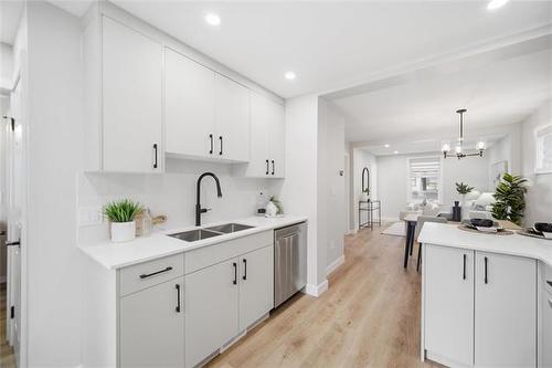 372 Harbison Ave, Winnipeg, MB 