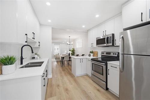 372 Harbison Ave, Winnipeg, MB 