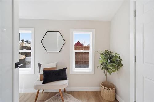 372 Harbison Ave, Winnipeg, MB 