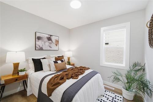 372 Harbison Ave, Winnipeg, MB 