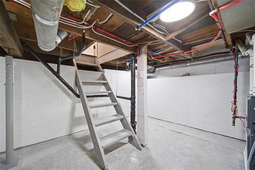 372 Harbison Ave, Winnipeg, MB 