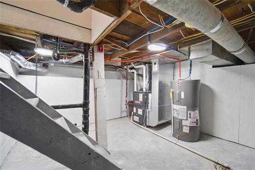 372 Harbison Ave, Winnipeg, MB 